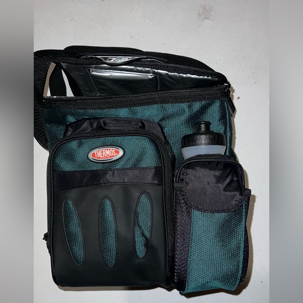 Lunch box With multiple pockets - Picture 5 of 13